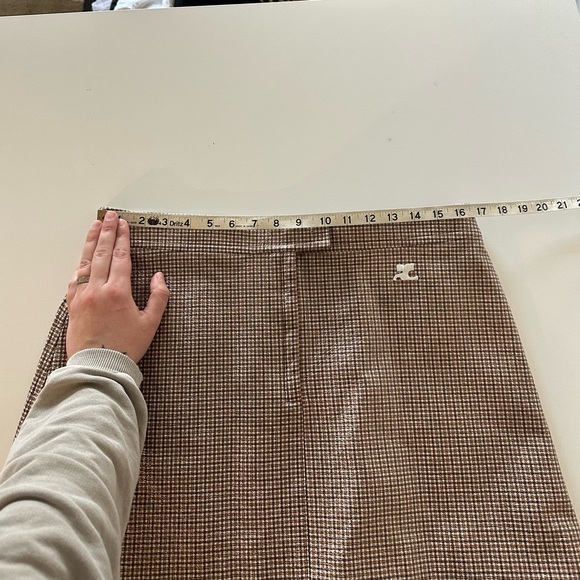 READ NEW Courrèges Reedition Checked Vinyl Mini Skirt Brown Appliquéd Logo 44. - Picture 3 of 10